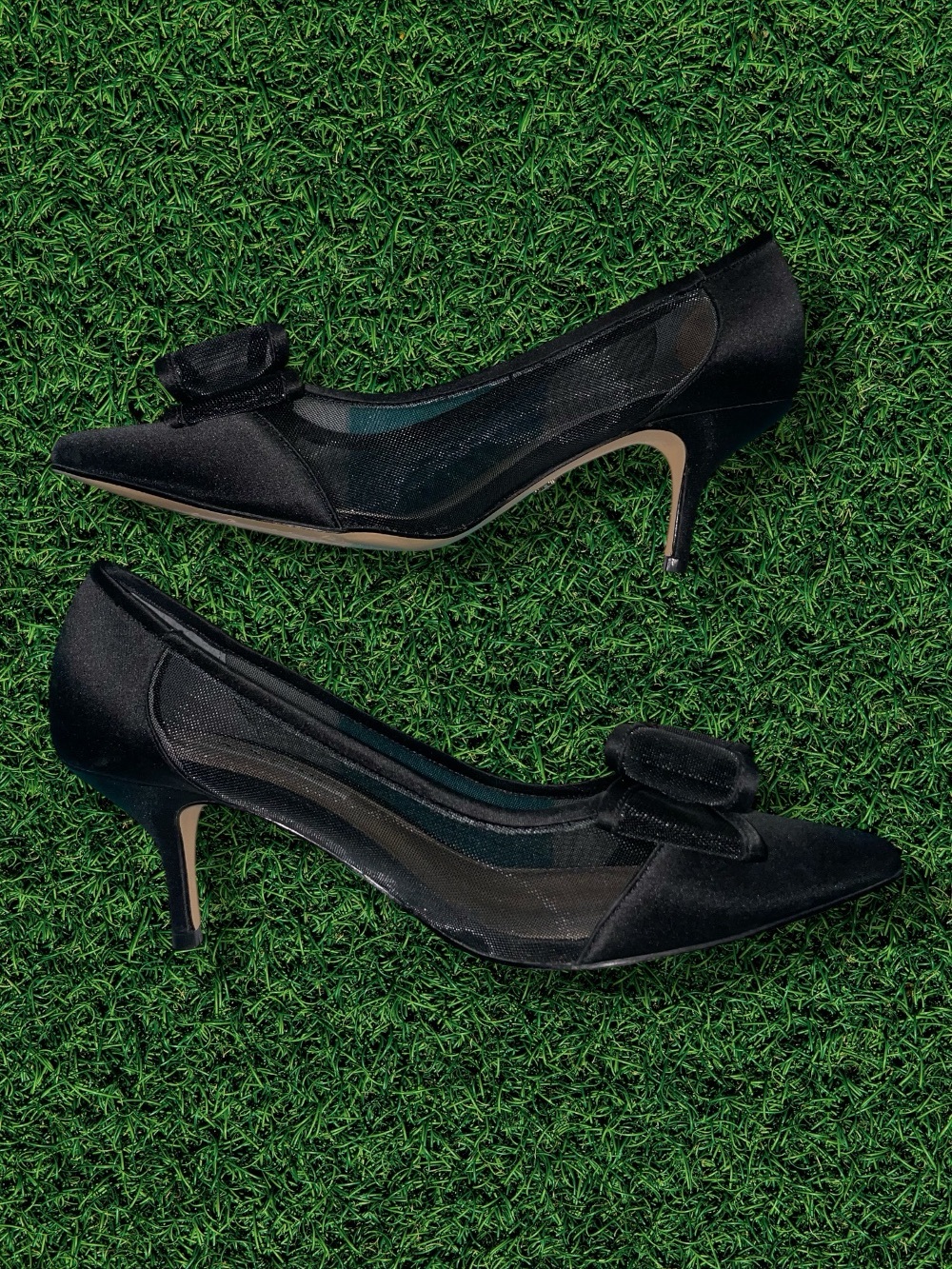 Nina Bianca Bow Heels - Picture 2 of 10